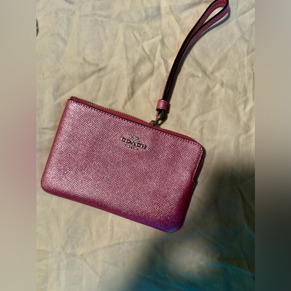 Chic Black and Pink Zip Wallet